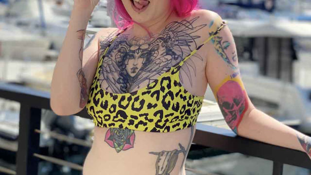 Lady Loves To Lick